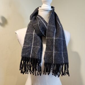BLACK BROWN 1826 Plaid Fringe Cashmere  Scarf in Dark Gray